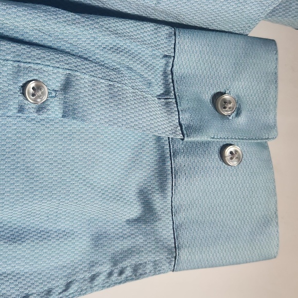 Clavin Klein blue button up shirt - Picture 5 of 5